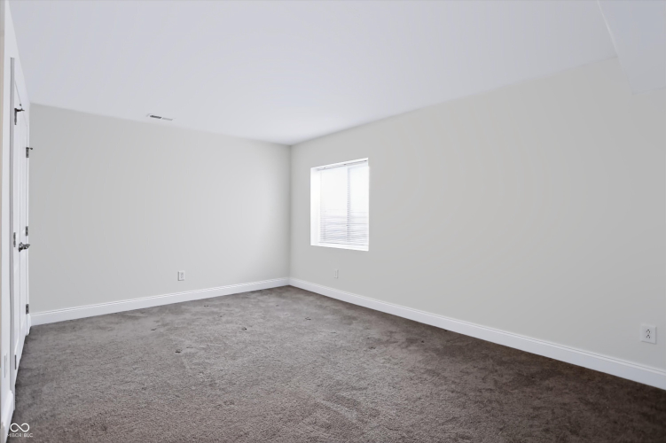 Listing Image 74