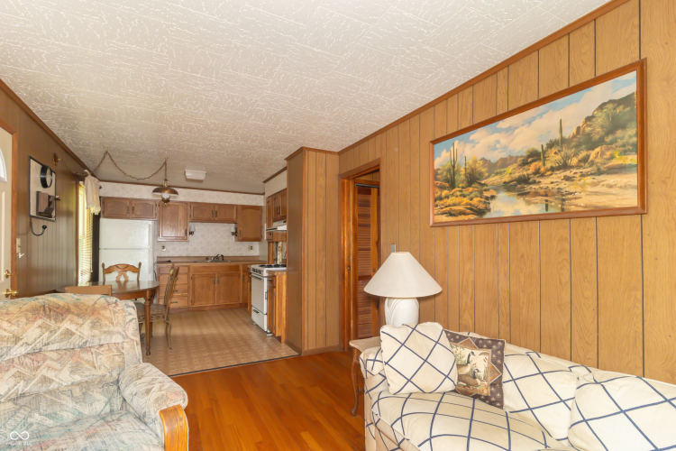 Listing Image 17