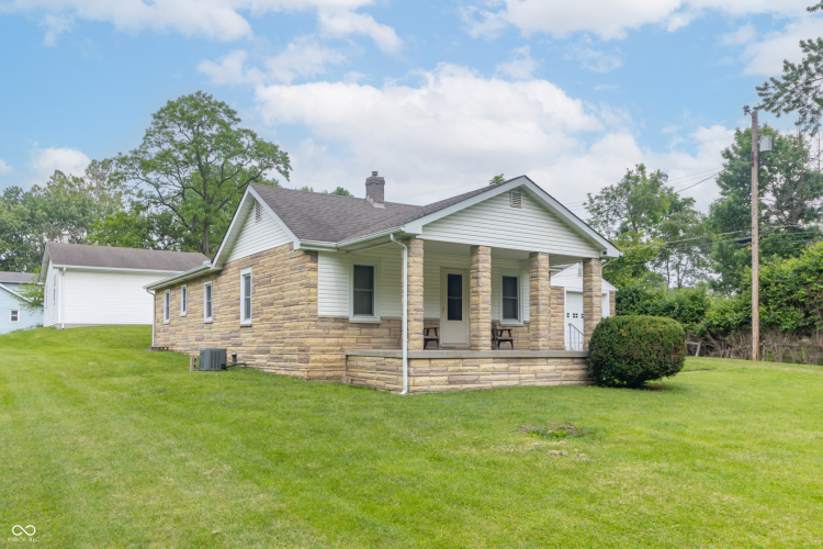 Listing Image 3