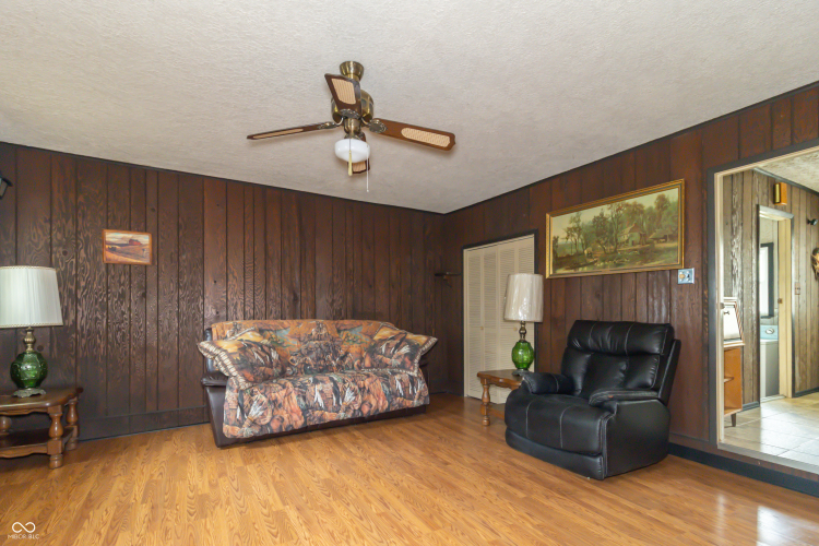 Listing Image 28