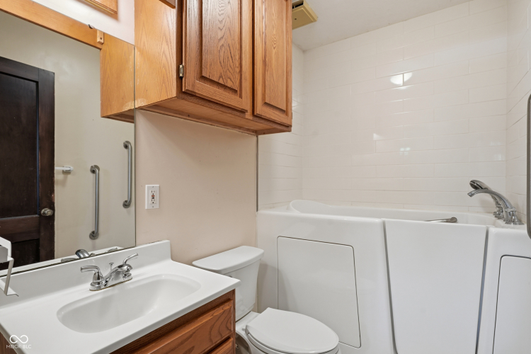 Listing Image 20