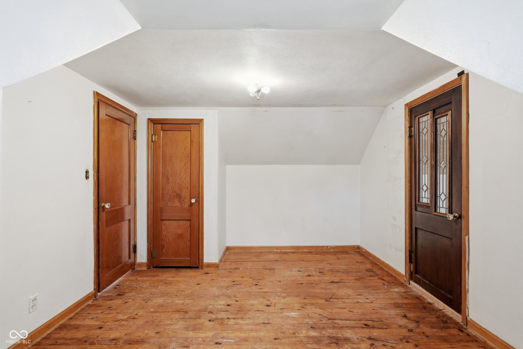 Listing Image 26