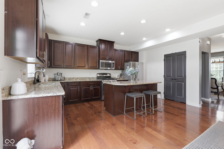 Listing Image 13