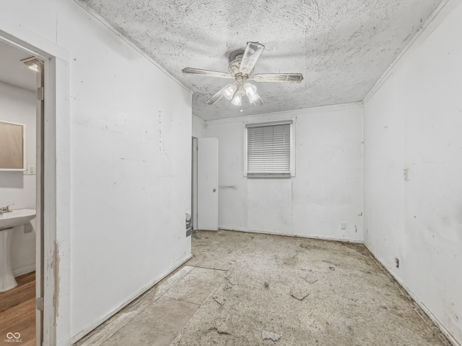 Listing Image 29