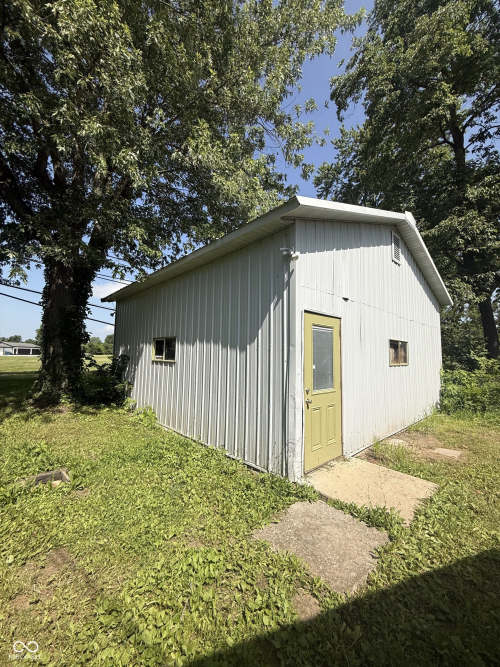 Listing Image 5