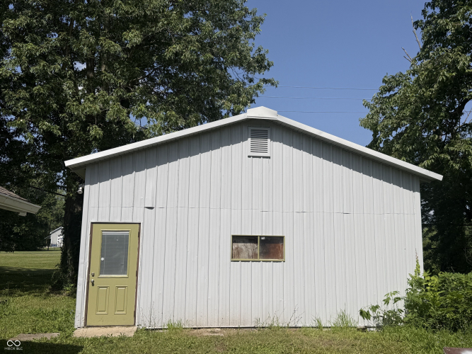 Listing Image 6