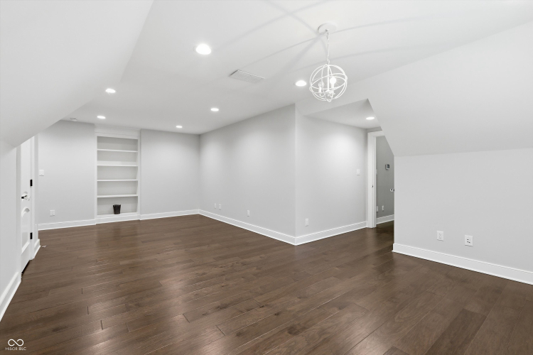 Listing Image 56