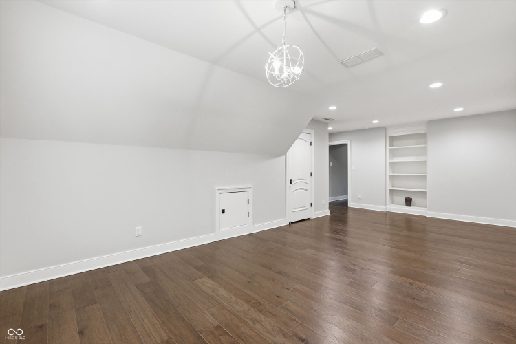 Listing Image 57
