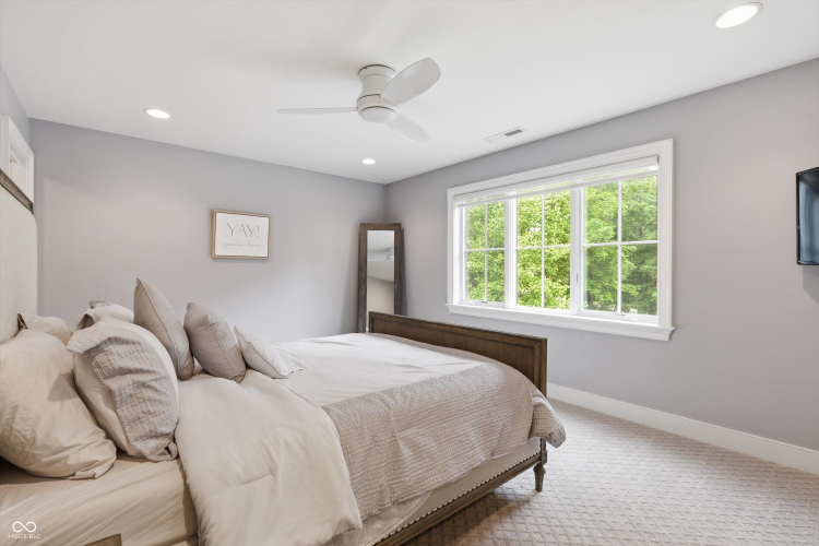 Listing Image 80