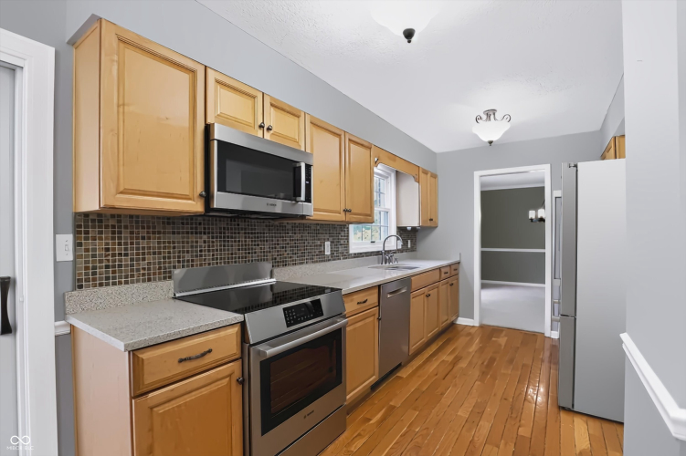 Listing Image 14