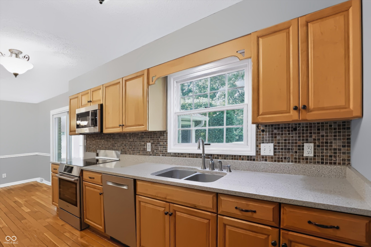 Listing Image 15