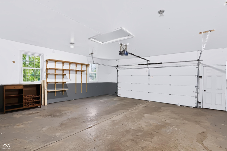Listing Image 64