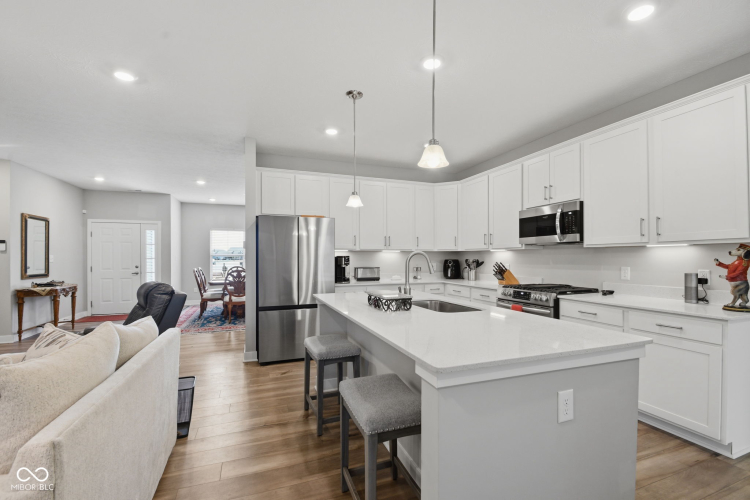 Listing Image 11