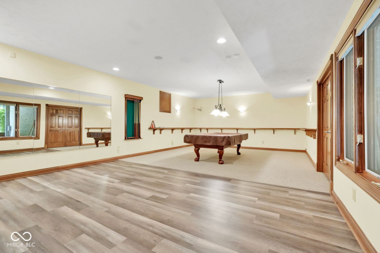 Listing Image 52
