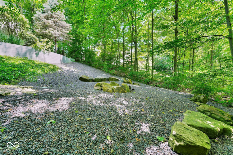 Listing Image 59