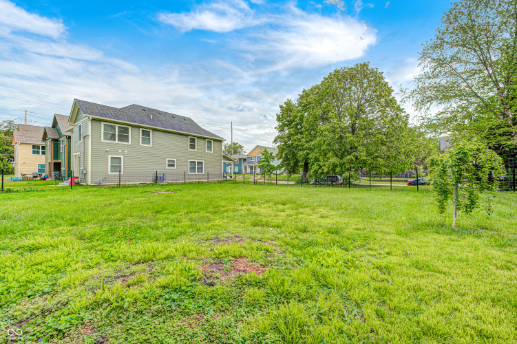 Listing Image 3