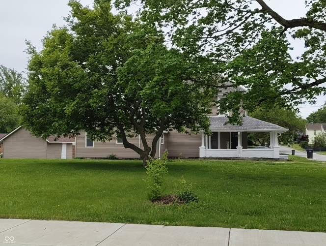 Listing Image 4