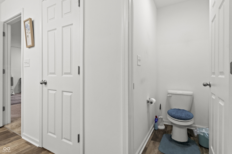 Listing Image 14