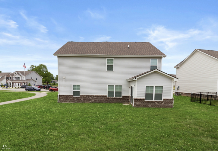 Listing Image 27