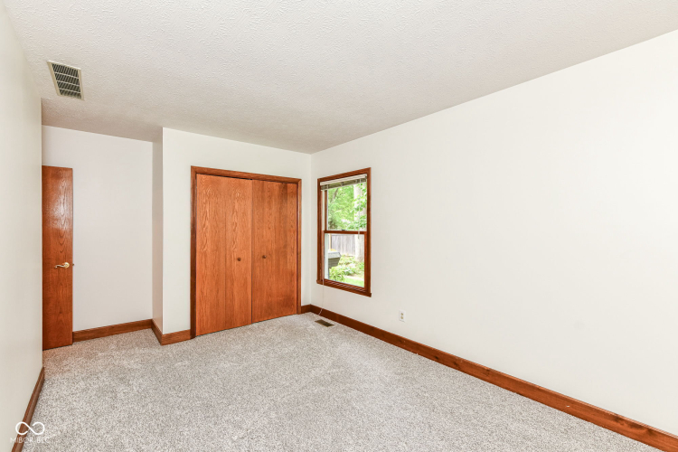 Listing Image 28