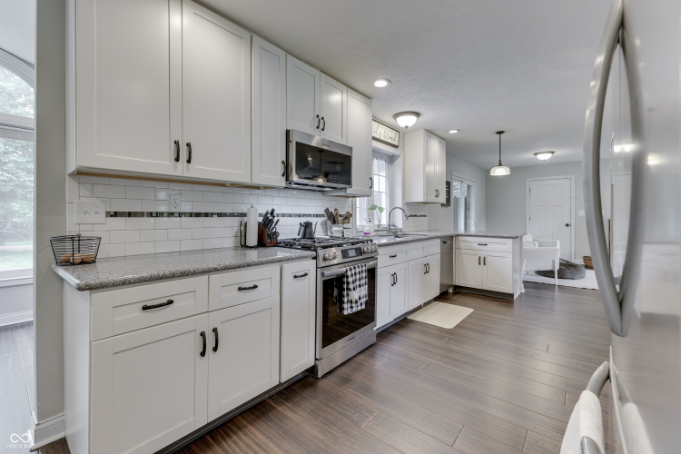 Listing Image 21