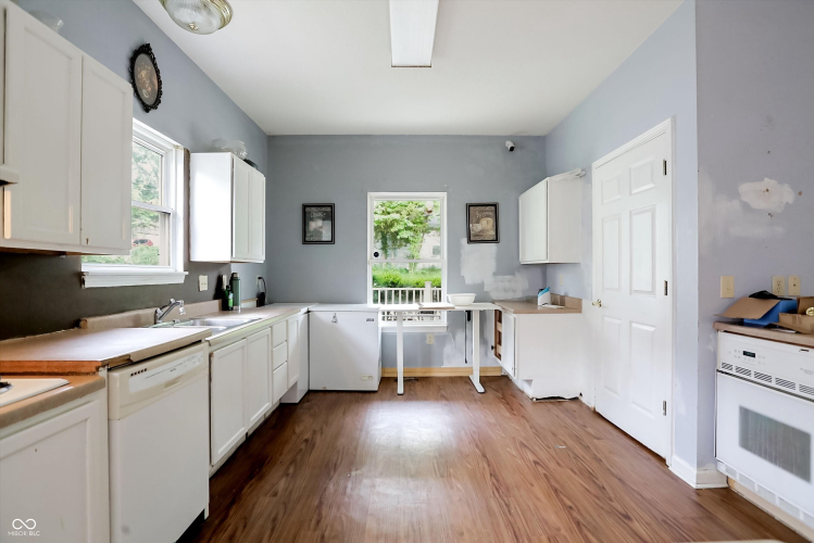 Listing Image 13