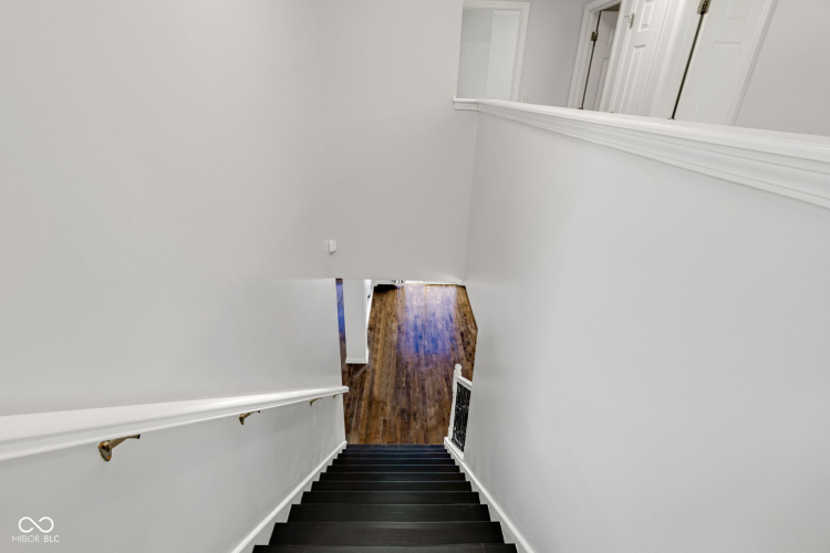 Listing Image 50