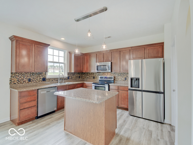 Listing Image 16