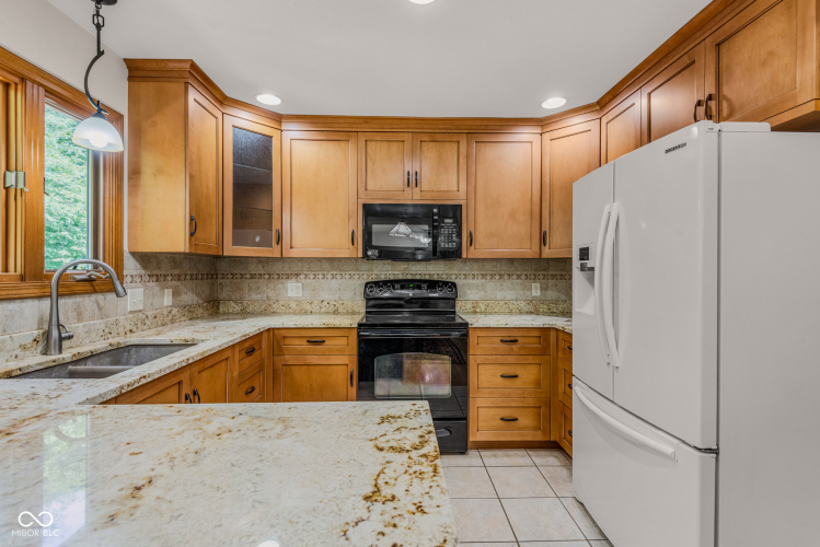 Listing Image 19