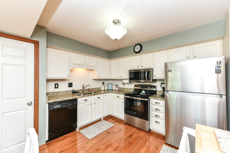 Listing Image 20