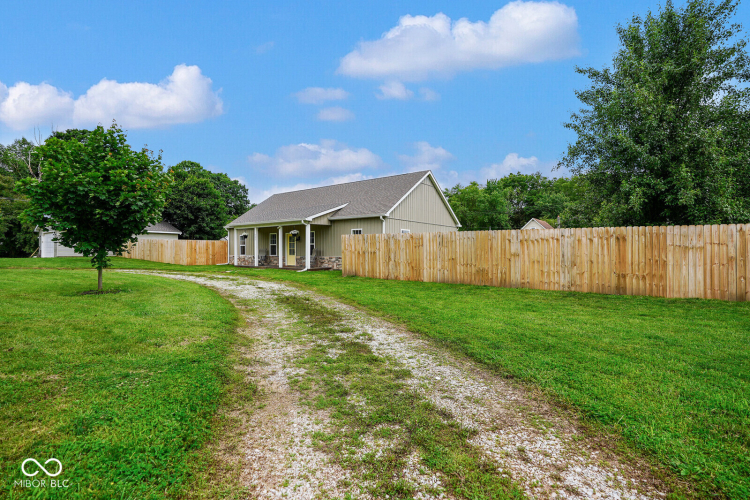 Listing Image 3