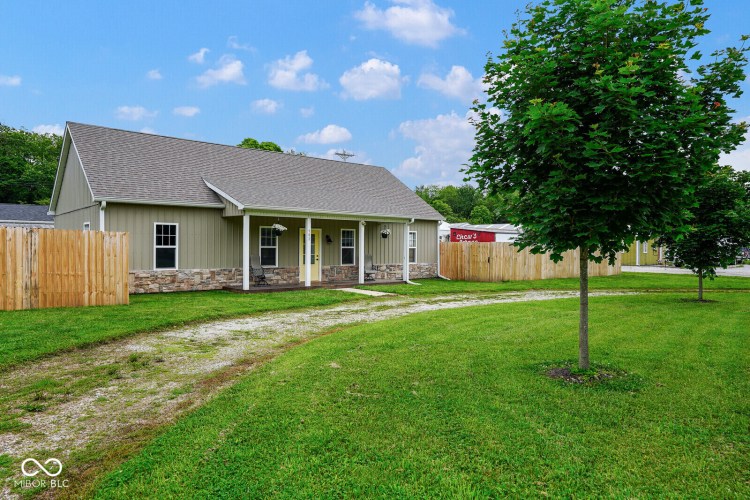 Listing Image 5