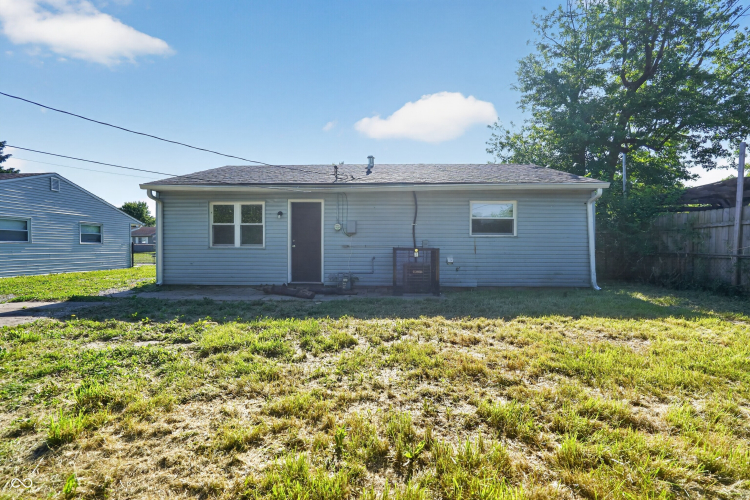 Listing Image 4