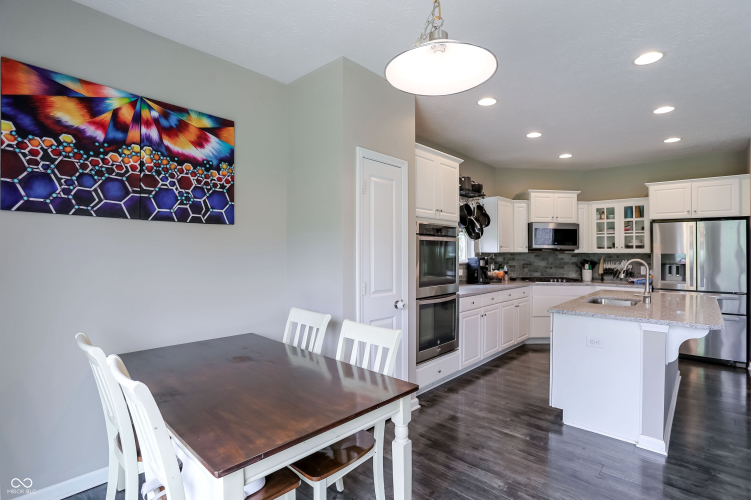 Listing Image 13