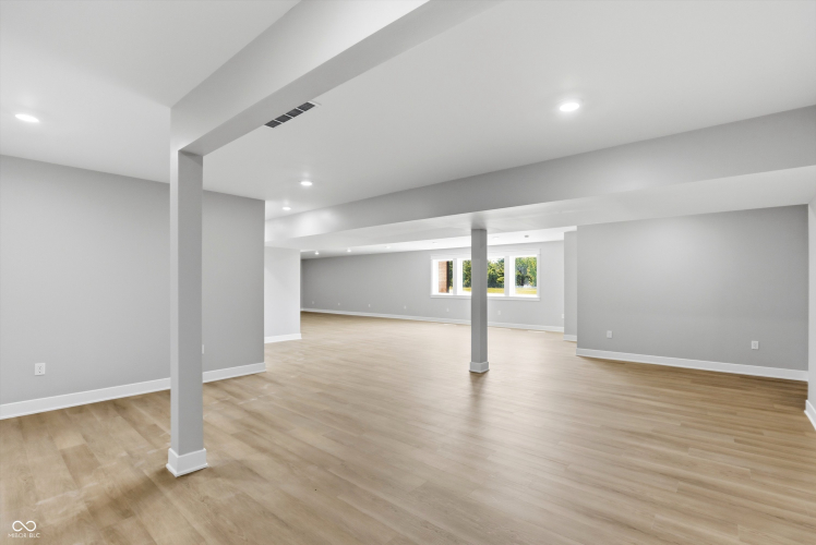 Listing Image 59