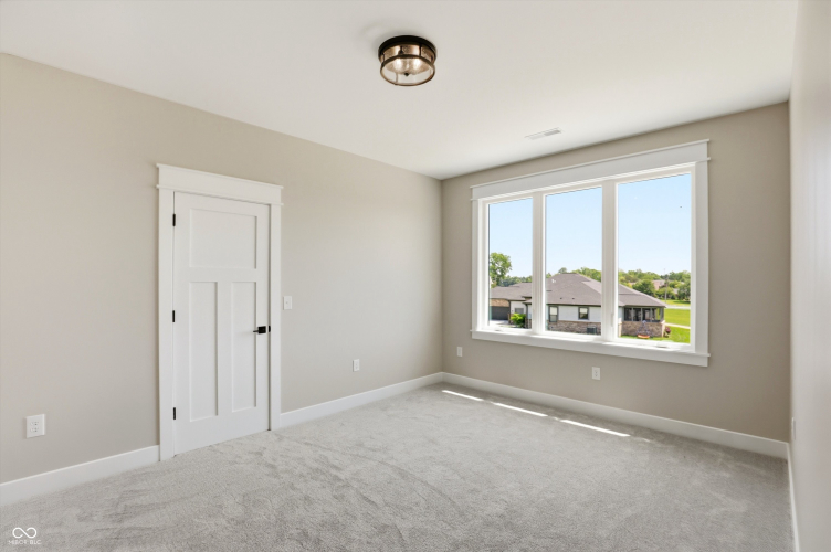 Listing Image 83