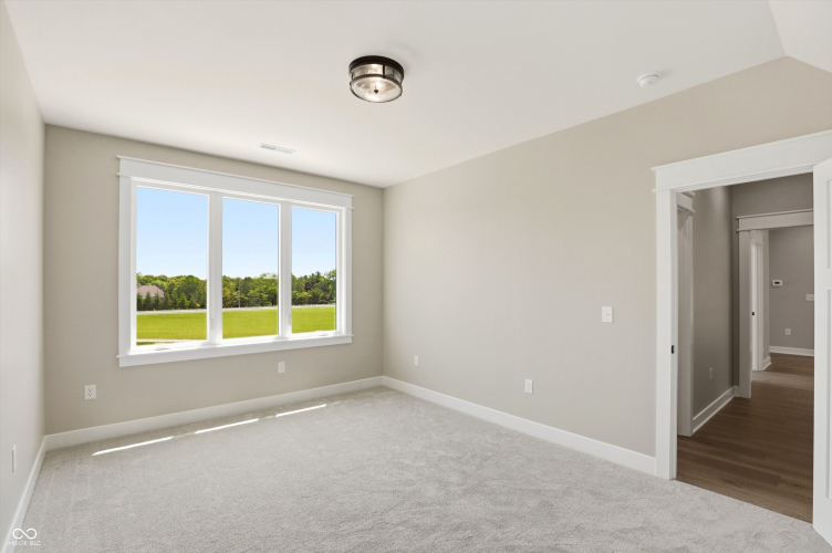 Listing Image 84