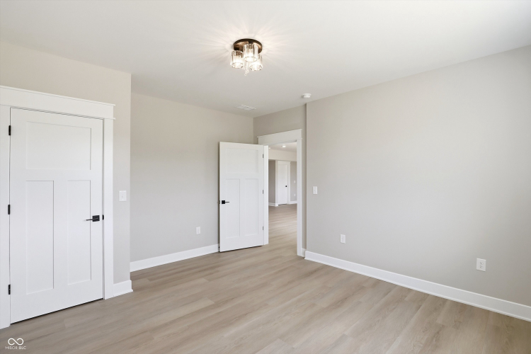 Listing Image 89