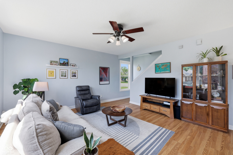 Listing Image 9