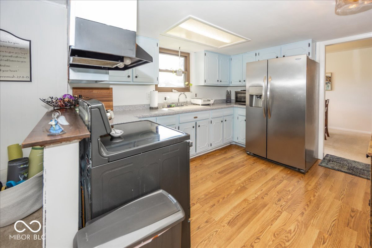 Listing Image 19
