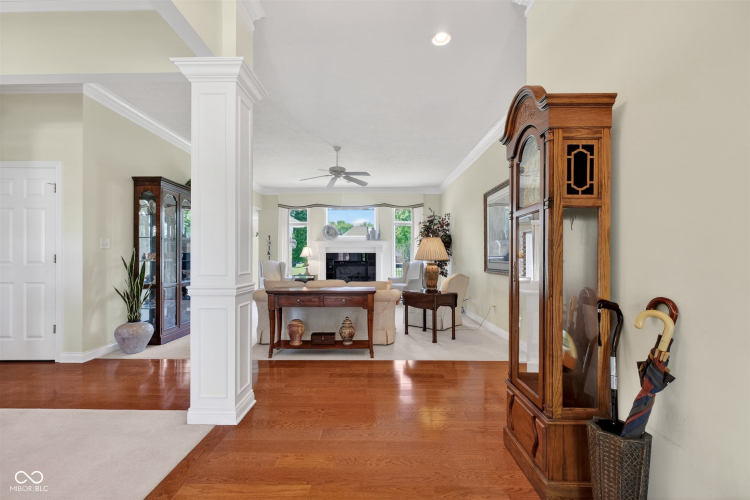 Listing Image 6