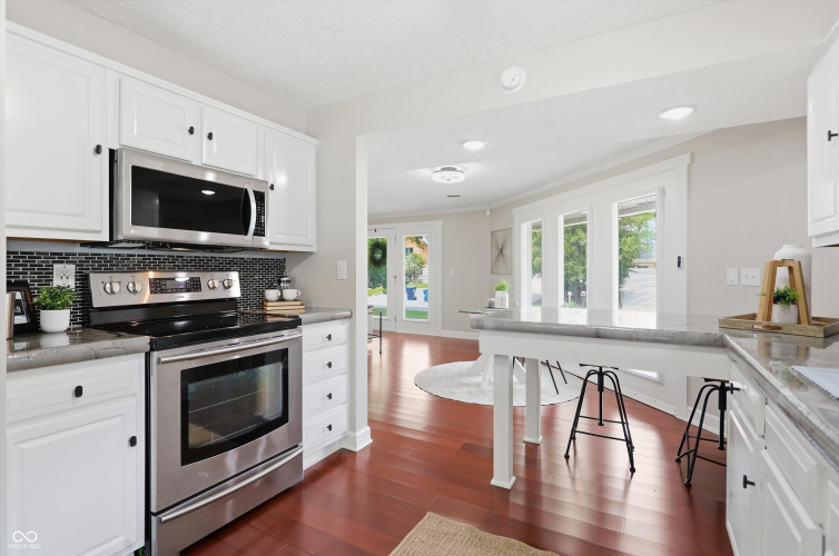 Listing Image 15