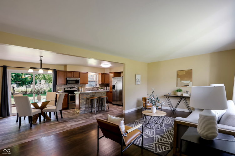 Listing Image 5