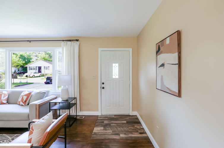 Listing Image 7