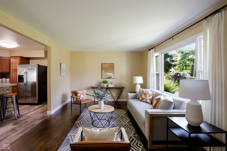 Listing Image 10