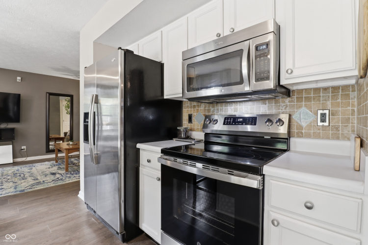 Listing Image 13
