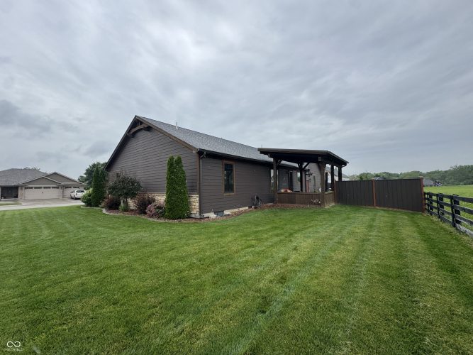 Listing Image 5