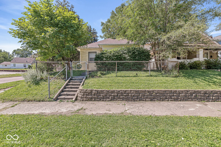 Listing Image 3
