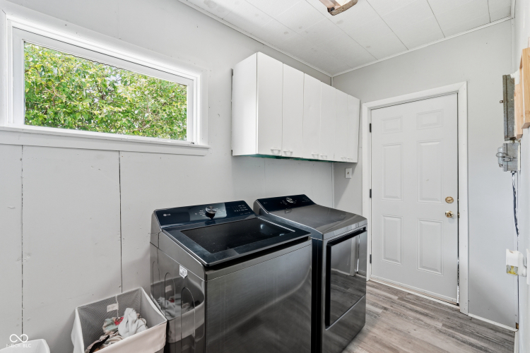 Listing Image 17