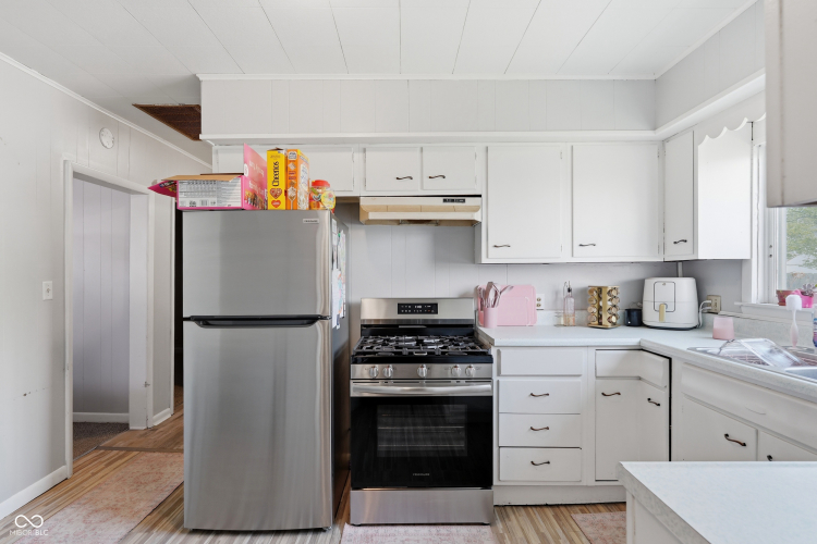 Listing Image 8